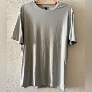 VUORI Men’s The Rise The Sun Light Gray Short Sleeve Shirt Size Large